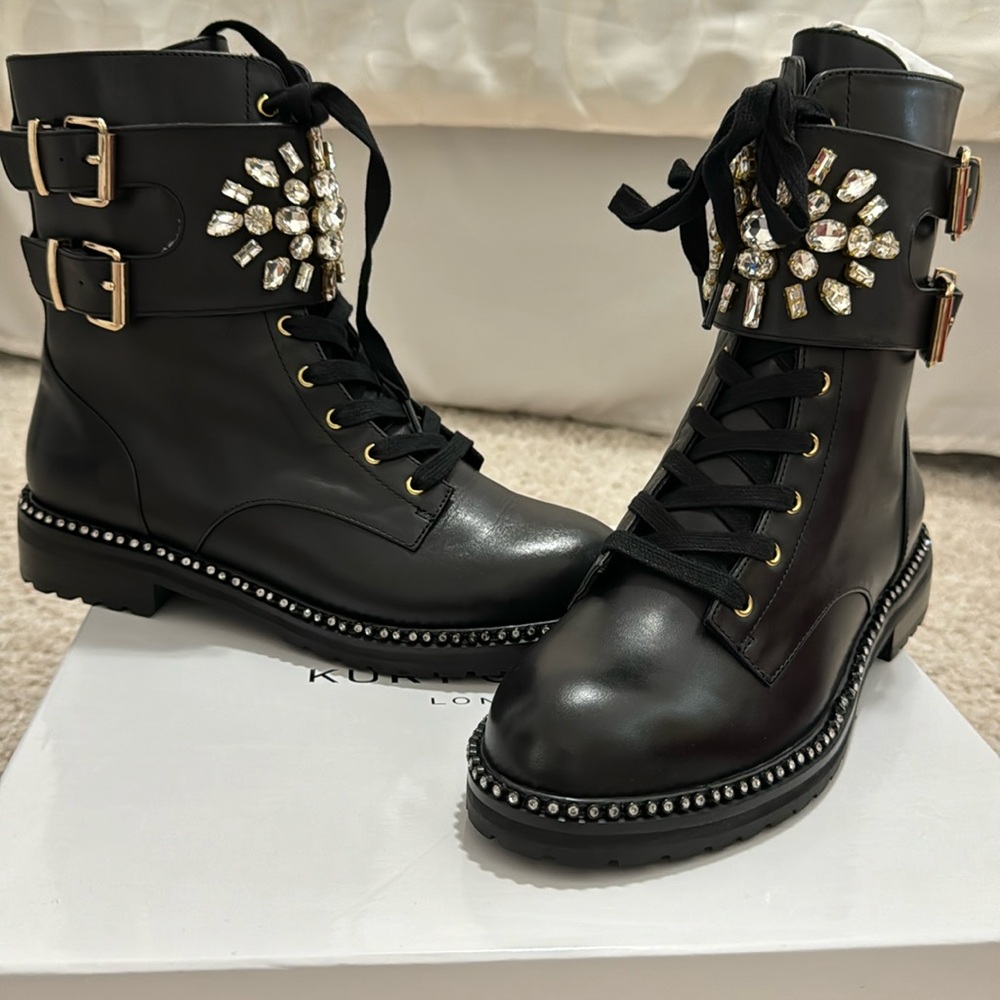 Brand new combat boot